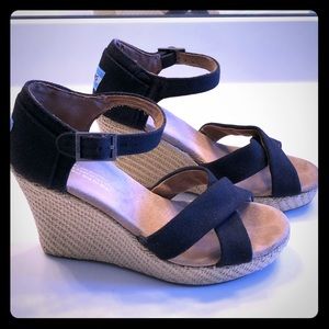 Tom’s black wedge sandals